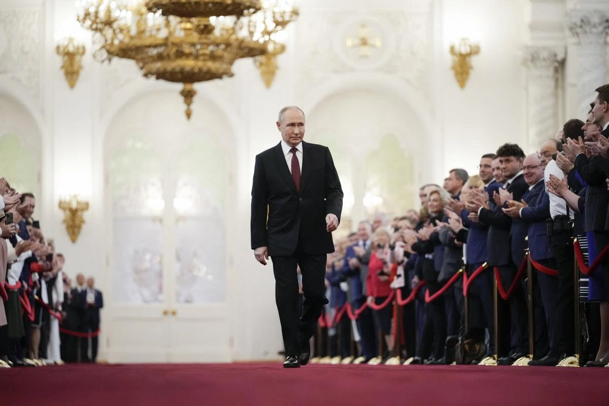 Путіну роками готують випуски новин про "прекрасну Росію", - колишній шеф-редактор