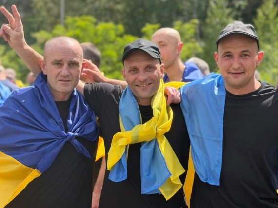 Україна повернула з російського полону 185 військових і одного цивільного9