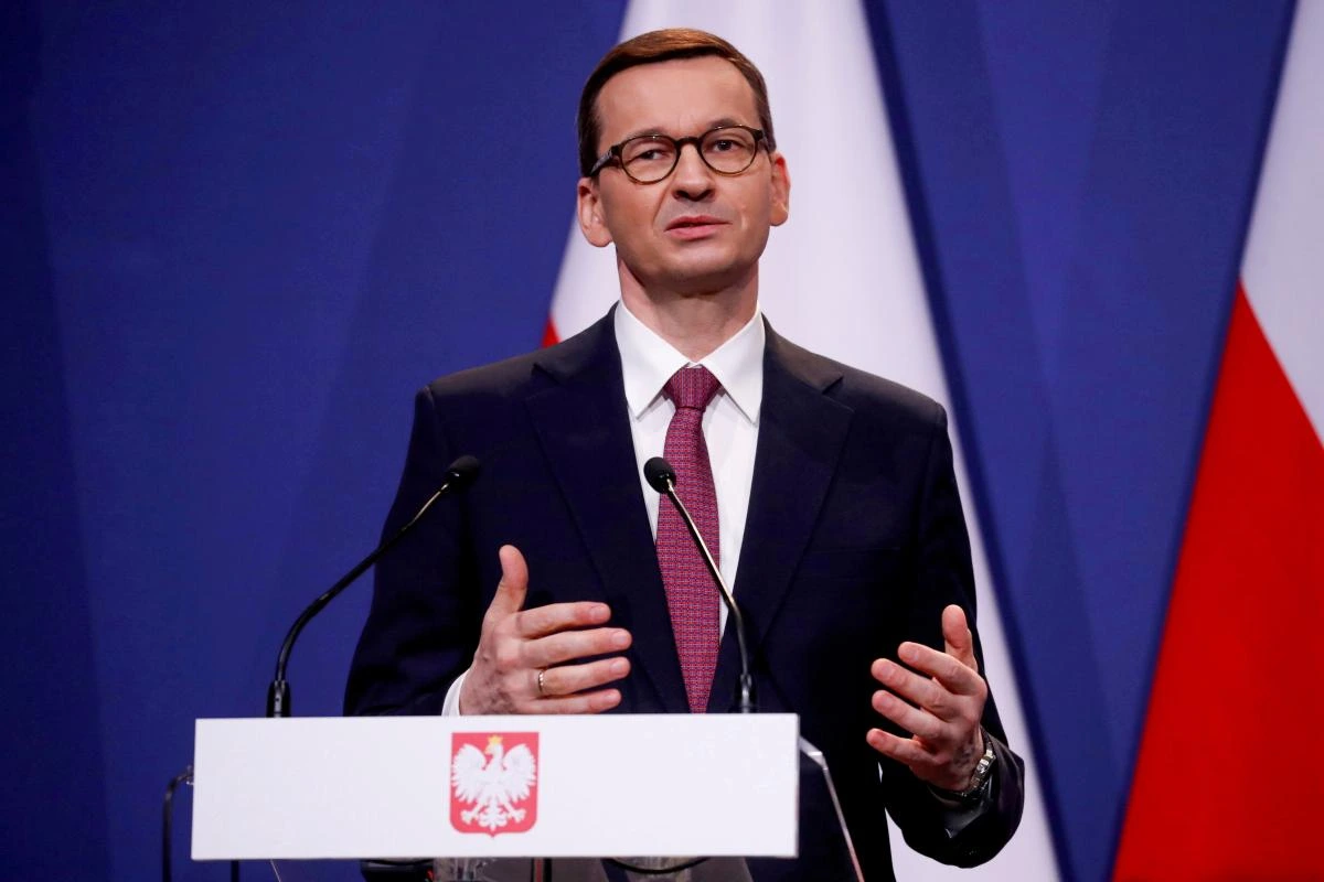 "Українці встромили нам палець в око": експрем'єр Польщі висловився щодо скандалу з УПА